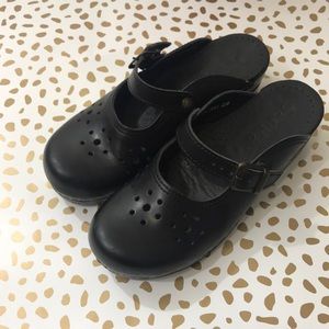 Sanita Danish clogs. Black leather. Size 8